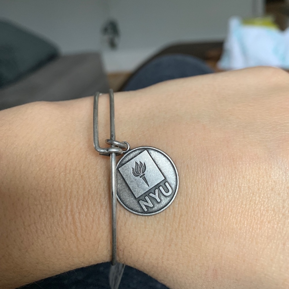NWT Alex and Ani NYU logo charm bracelet